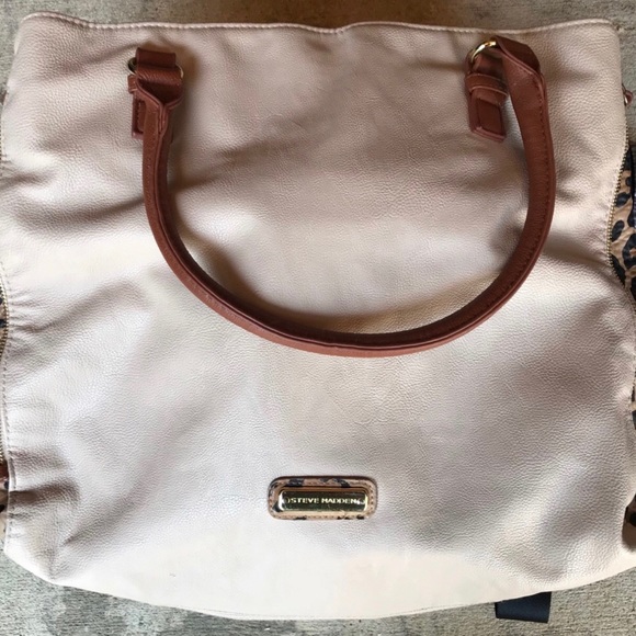 1-Day Bundle Sale: Michael Kors and Steve Madden - Picture 5 of 8